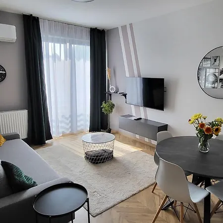 Dotis Apartman Tata Exterior photo