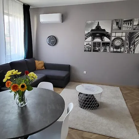 Dotis Apartman Tata Exterior photo