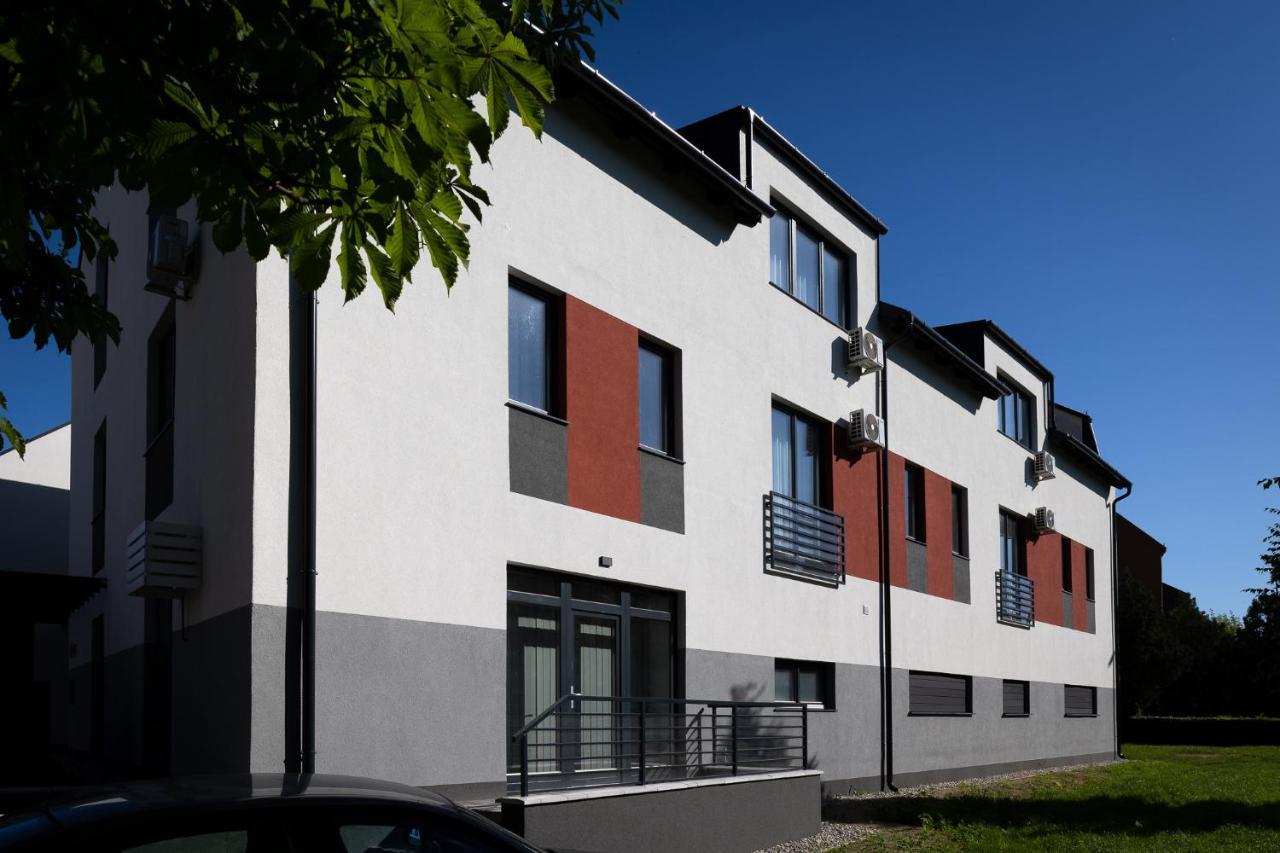 Dotis Apartman *
